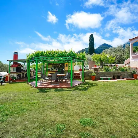 아파트 Melina 2 *